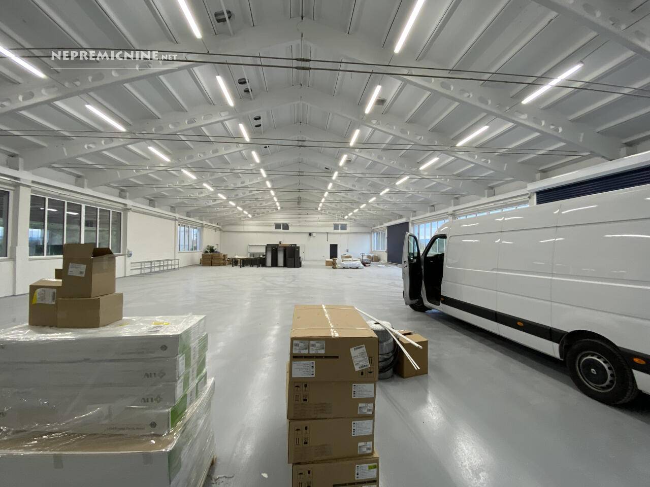 hala poslovnacona brezice1