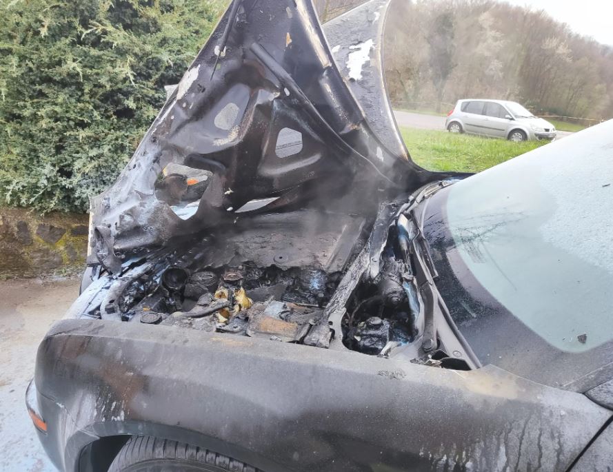 pozar osebnovozilo raka2