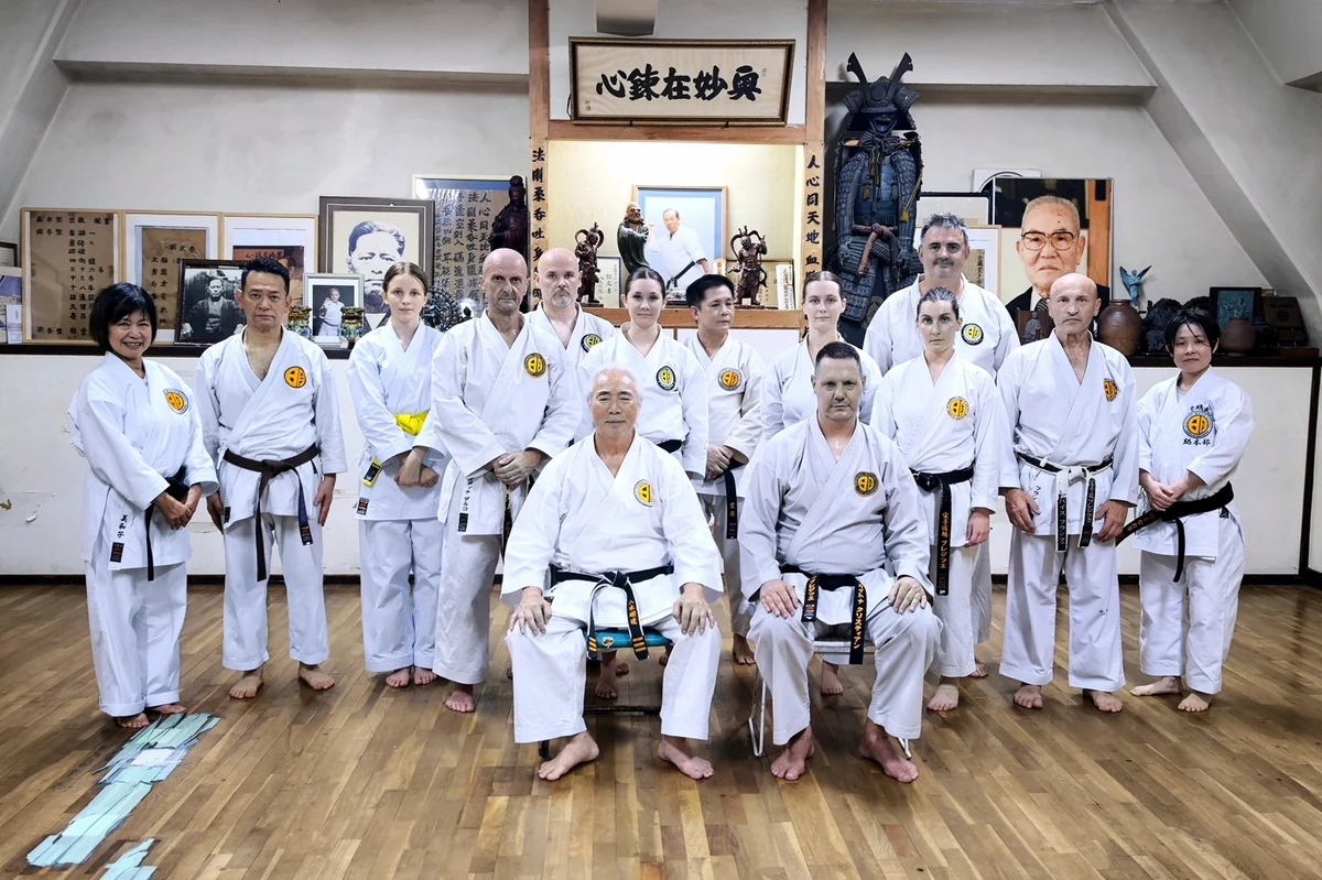 karate kluv brezice na japonskem 2026 03