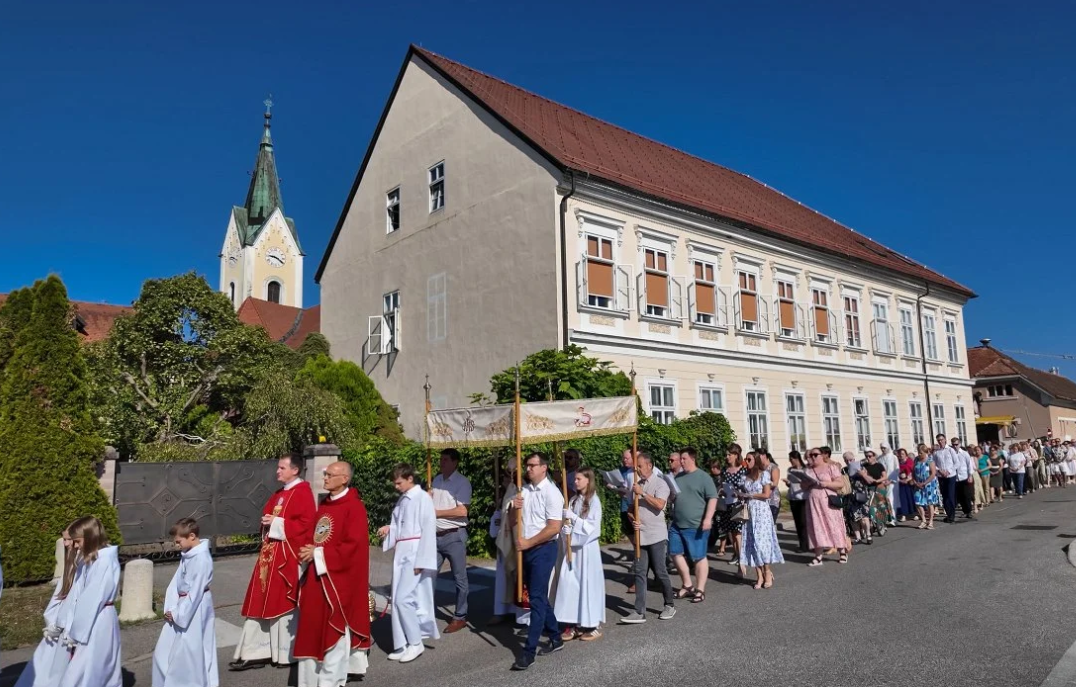 procesija-slomskov-dom.jpeg