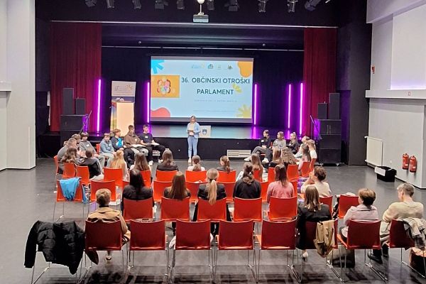 otroski-parlament-brezice-2026-09C1114127-D555-FA54-9912-D912C58F91C1.jpg