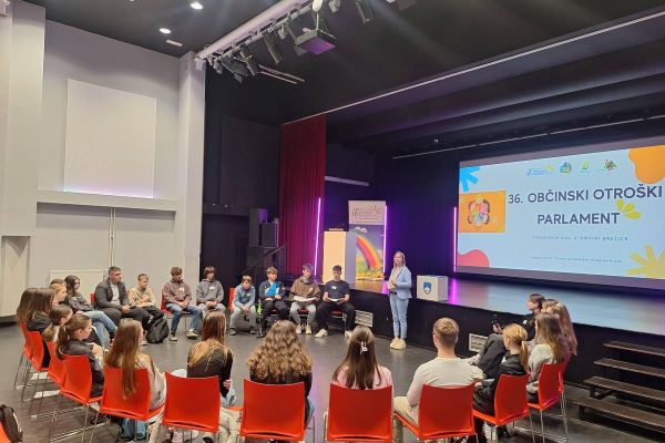 otroski-parlament-brezice-2026-11ACB60684-282D-D7B7-6753-612ED194663B.jpg
