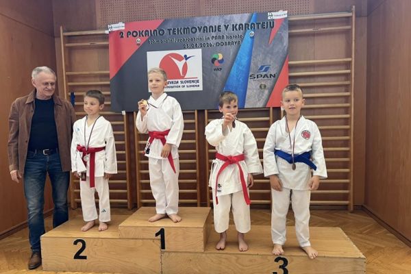 karate-klub-radece-07792C86D5-E5E1-17DE-347D-4AE8701D993B.jpg