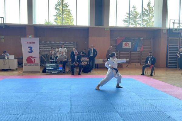 karate-klub-radece-08C1AC83ED-E51C-AD93-662F-5A122B440D71.jpg