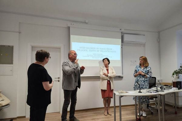 ljudskauniverza-drustvogluhihinnaglusnih-predavanje2F1E835CD-C4FC-B2F8-50A5-970A530B7735.jpg