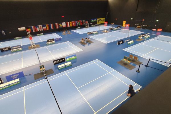 badminton-pisece-05223B22F2-1CB7-FD8D-1D38-81D88A7D31AA.jpg