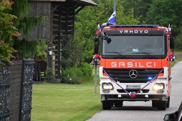 novo-vozilo-pgd-vrhovo-0938A4E186-6DFE-A242-61AF-567D0A1814AE.jpg