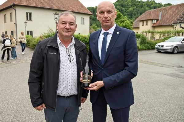zupanovo-vino-kk-010CE55B56-25E5-A85E-D89E-A7D9D5C5240C.jpg