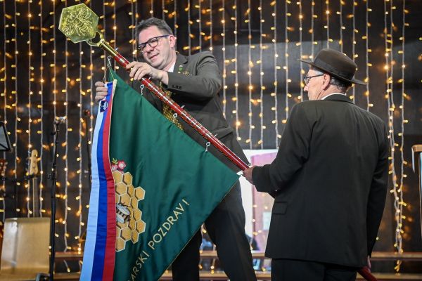 cebelarski-praznik-kk-06F603DA6D-0245-E148-7228-7C9330BBB149.jpg