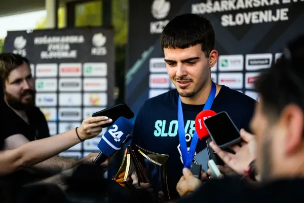 sprejem-zlatih-kosarkarjev-2026-52E86F905-56DD-2242-CF47-C16F9A9C2644.webp