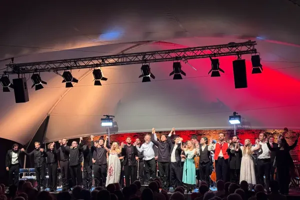 pmb-opera-gala-02EB839C4A-2114-C6B1-2287-60E0BDF4D323.webp