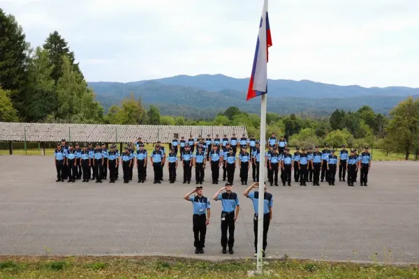 policija-kamp-03F52A8BA3-A36B-051D-DFC1-806CE5A8F4C9.webp