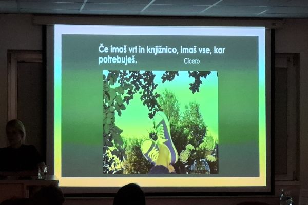 predavanje-vrt-knjiznica-sevnica-1E2DDA594-D1DF-C9BB-1D26-4DF99CC7F1A8.jpg