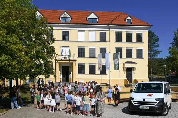 nov-kombi-senovo-3CD7642B9-1952-E681-033C-C4E9A62A8B9D.webp