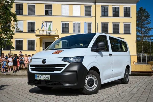 nov-kombi-senovo-7B645AC12-C15F-8C91-D26D-C42C73959C08.webp