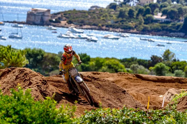 alex-novak-na-sardiniji-0878FE8F3B-7D5E-DDD4-DF95-D93BD4F5BCF8.webp