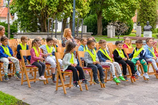 teden-mobilnosti-pravljice-05DDCCA546-D4F3-406B-A43B-4CD59C098EE8.webp