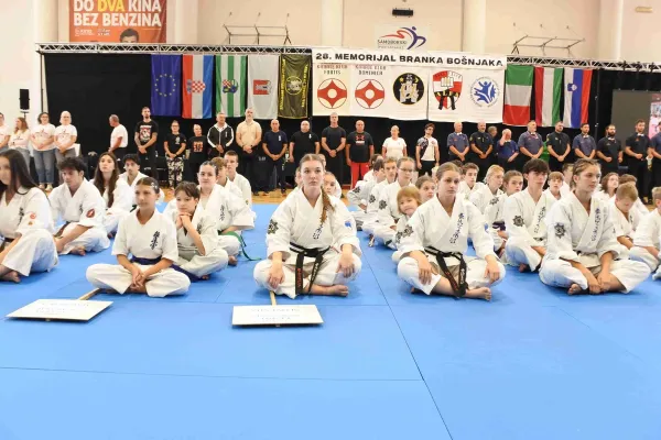 karateisti-sevnica-v-samoboru-07509F9481-8ACD-1A6E-3B90-1155A8256612.webp