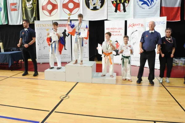 karateisti-sevnica-v-samoboru-1026E3E770-1BFE-BDDA-630E-8A322F3BFA7E.webp