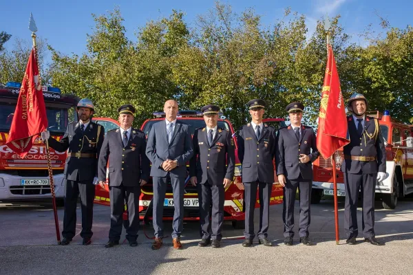 nov-gasilski-avto-veliki-podlog-222423DD07-CF95-6CE6-B468-3BC5AD46403E.webp