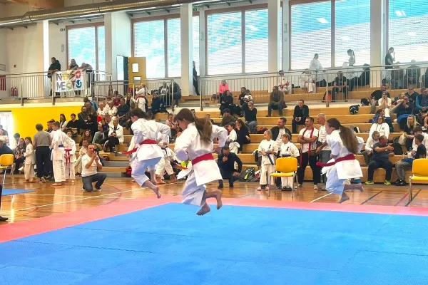 radeski-karateisti-na-kozjanske-zmaju-083D8200B0-9ECF-9DE3-73FE-4CA821B652C4.webp