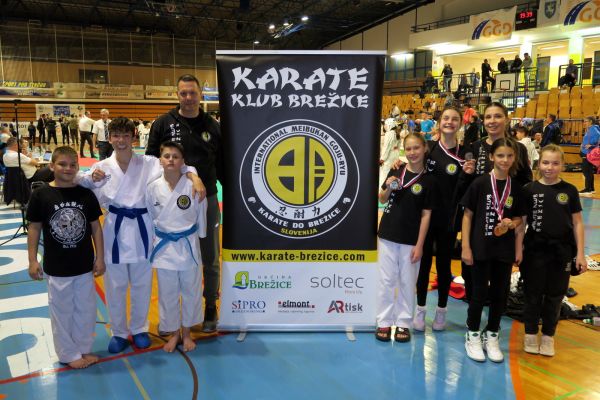 karate-brezic-turnirC6ED1931-48A4-6D9A-FC51-2FFBE38284D2.jpg