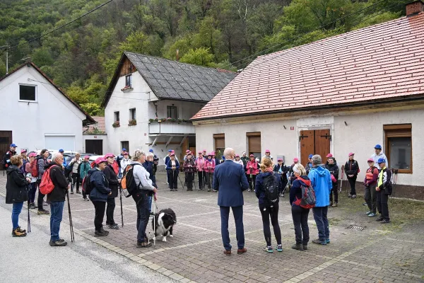 roznati-pohod-17F3666B1F-16F5-A581-F744-4687CA83F072.webp