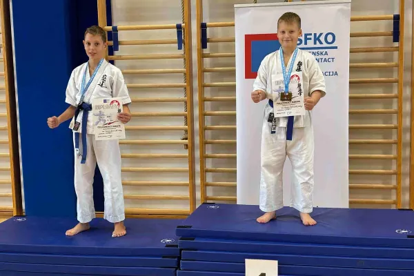 sevniski-karateisti-na-combatu-123DAAA716-A66E-7C25-03E3-86C3D78F0966.webp