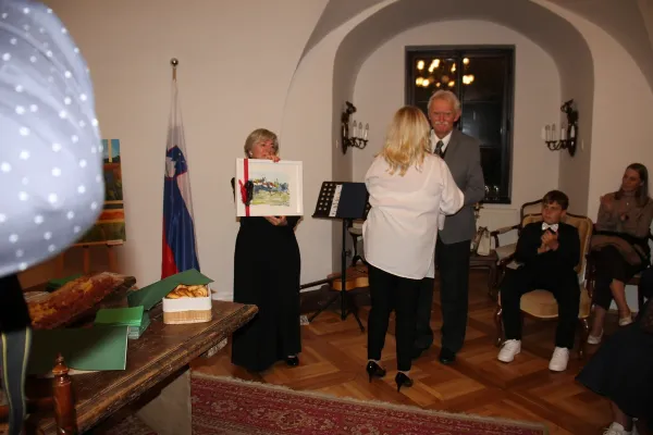 img-7545BE4244AC-9A0F-CB50-C9F7-53A7206E8FD8.webp