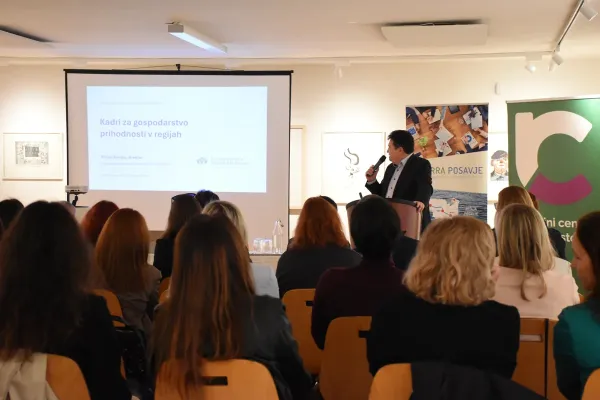 o-prihodnosti-regije-rra-10E21857BD-70F2-F61F-7AD1-728A7F50947C.webp