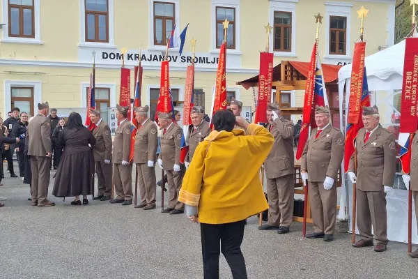 sromlje-50-pohod-kucan-08276B7484-11D5-0026-D3B3-B96E26B0D8D2.webp