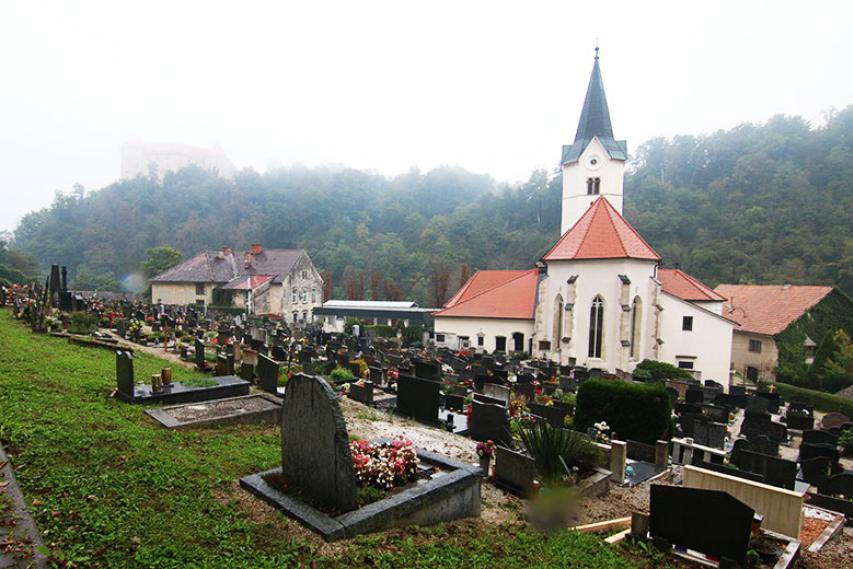 Pokopališče v Brestanici