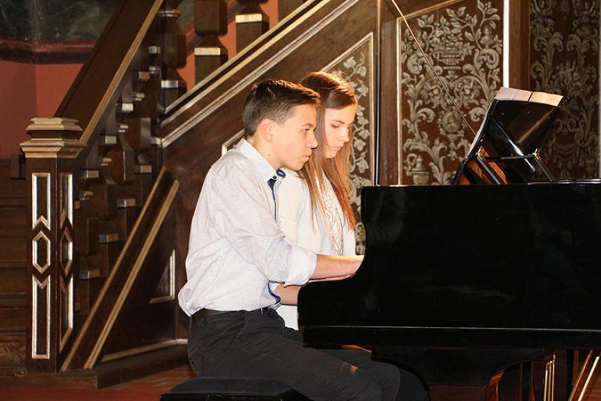 Klavirski duo Glasbene šole Brežice