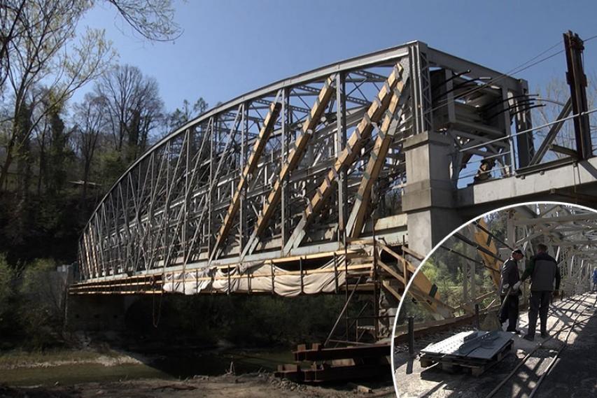 Obnova železnega mostu čez Krko v Brežicah, april 2021