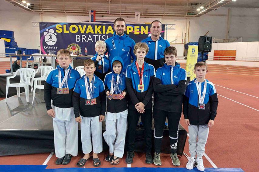 Sevniški karateisti odlični na Slovaškem