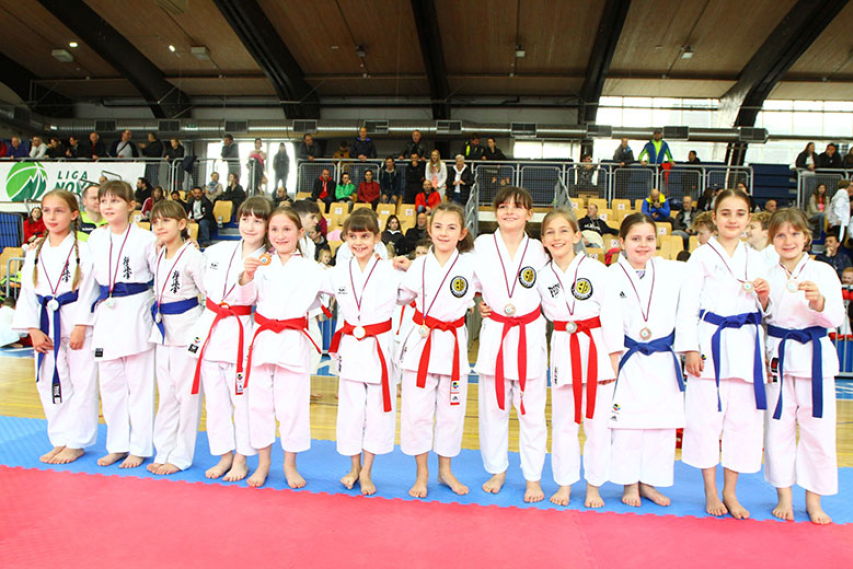 Radeški karateisti osvojili pokal v Rogaški Slatini 