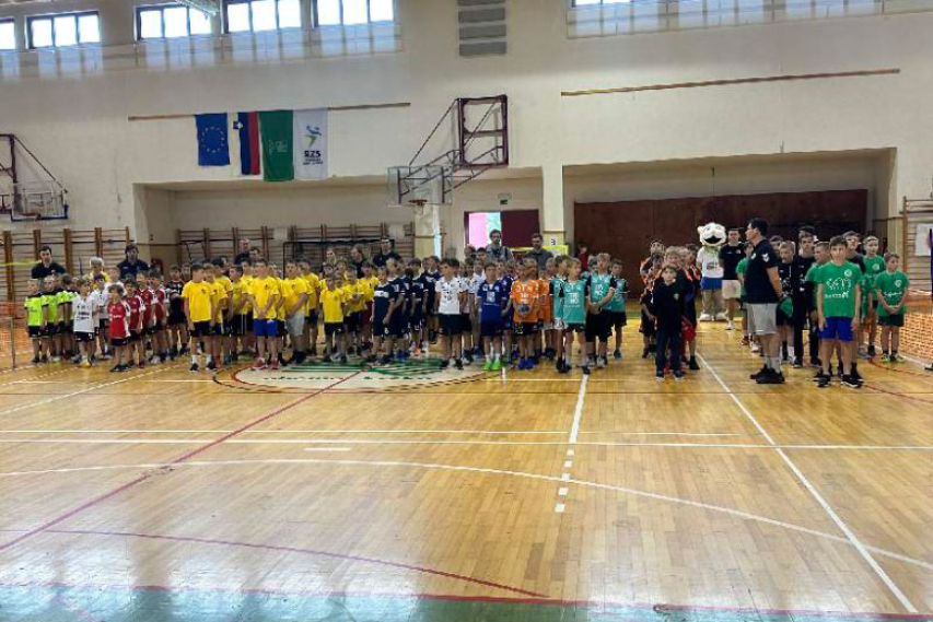 Na turnirju mini rokometa v Krškem gostili 29 ekip